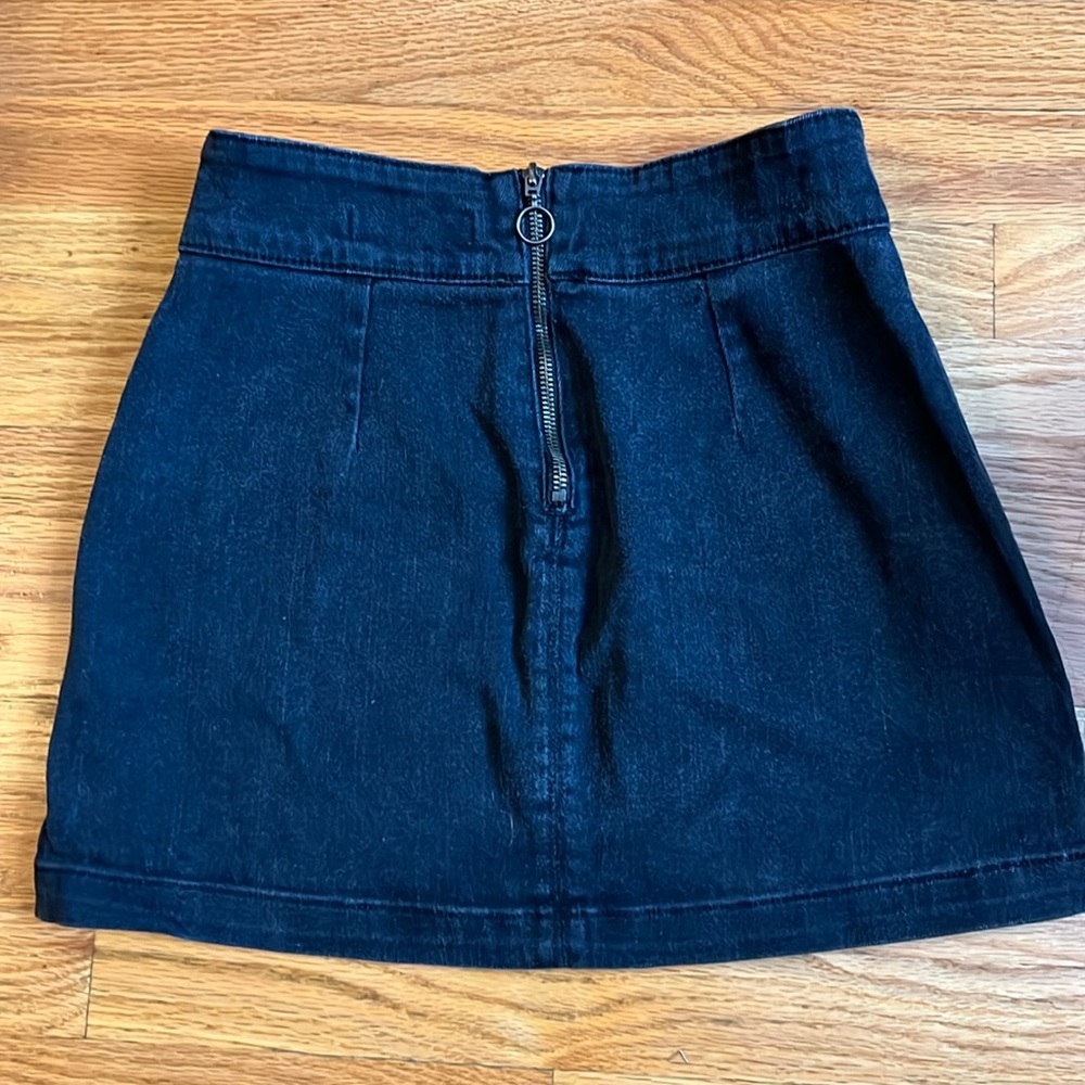 Zip up denim skit